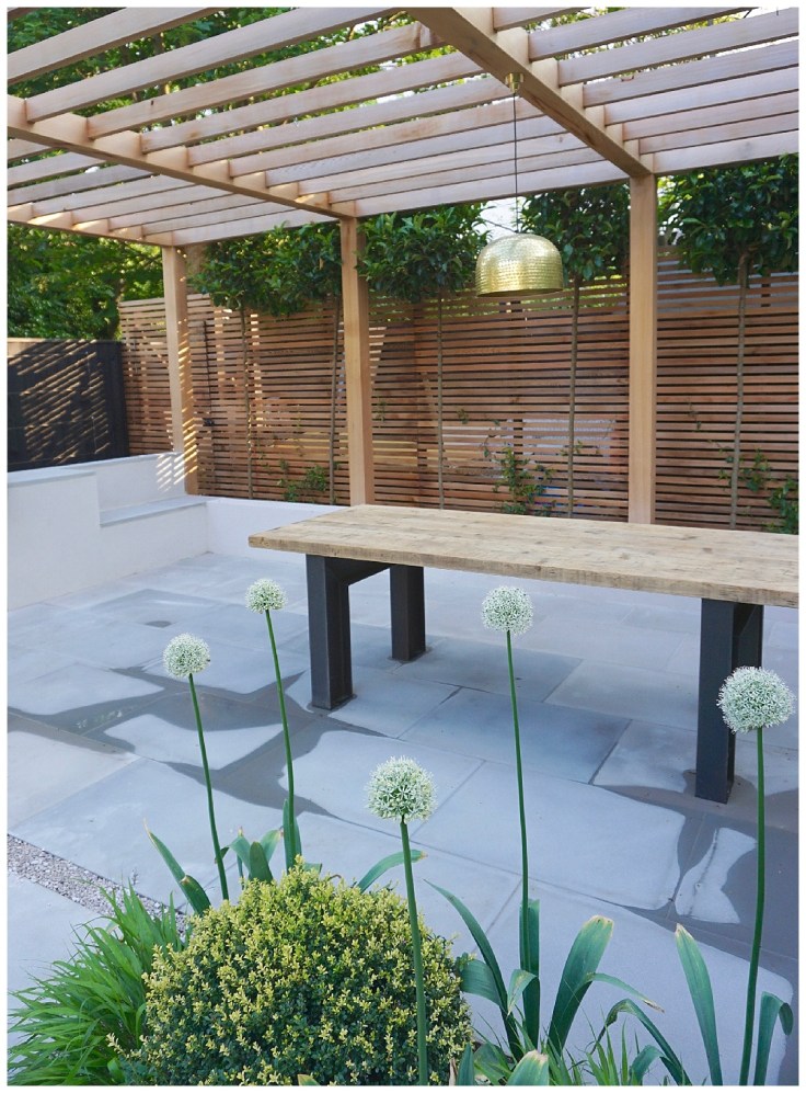 Contemporary pergola in timber in outside kitchen