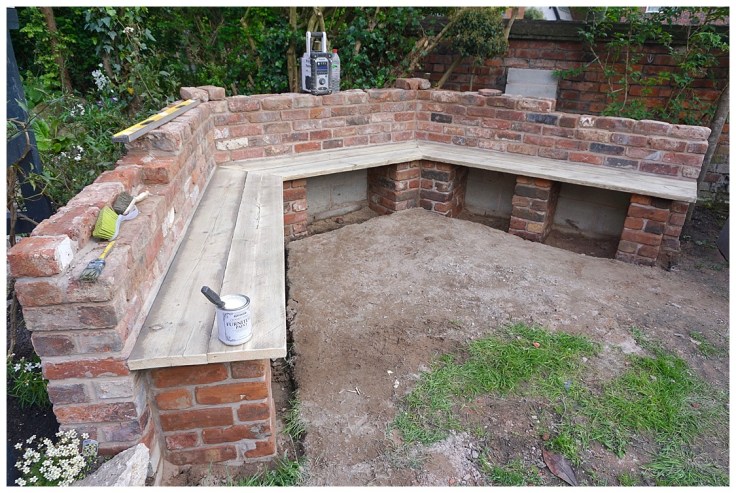 Rustoleum chalk paint on scaffolding boards