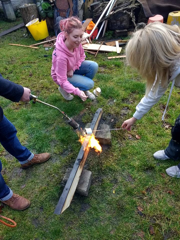 27067000_2011609562190200_2414916176809508519_n