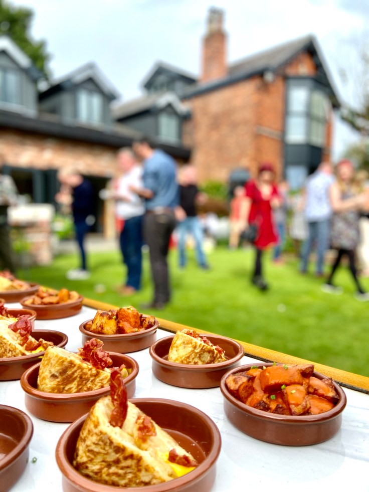 Tortilla & Patatas Bravas